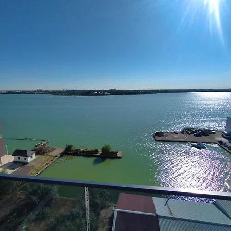 Sea&lake Apartment Mamaia